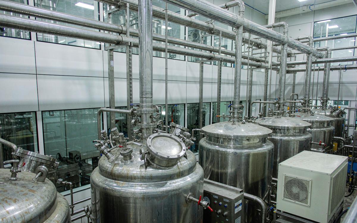 Polished stainless process vessels in a clean room